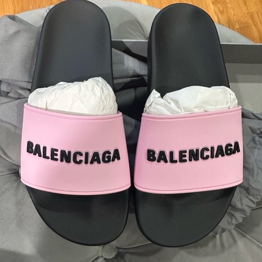 Balenciaga pool slides